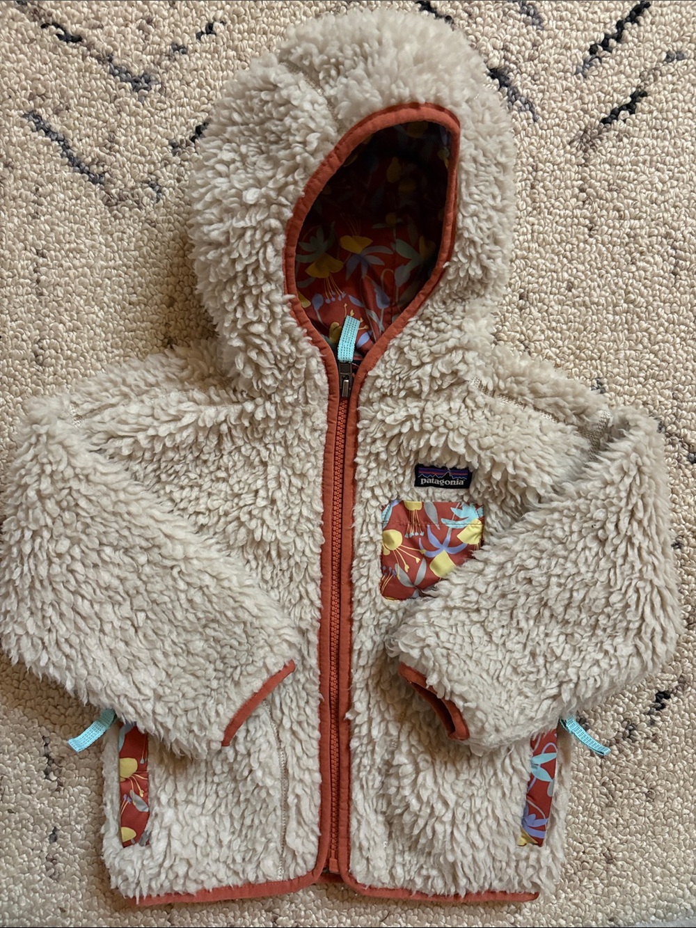 Patagonia kids Cream Sherpa fleece jacket (3T)